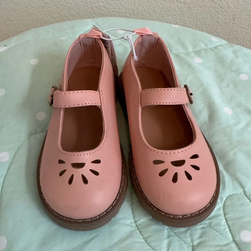 NWT Old Navy BAMBOO Pink Dress Shoes with Classic Mary Jane Style  size 8